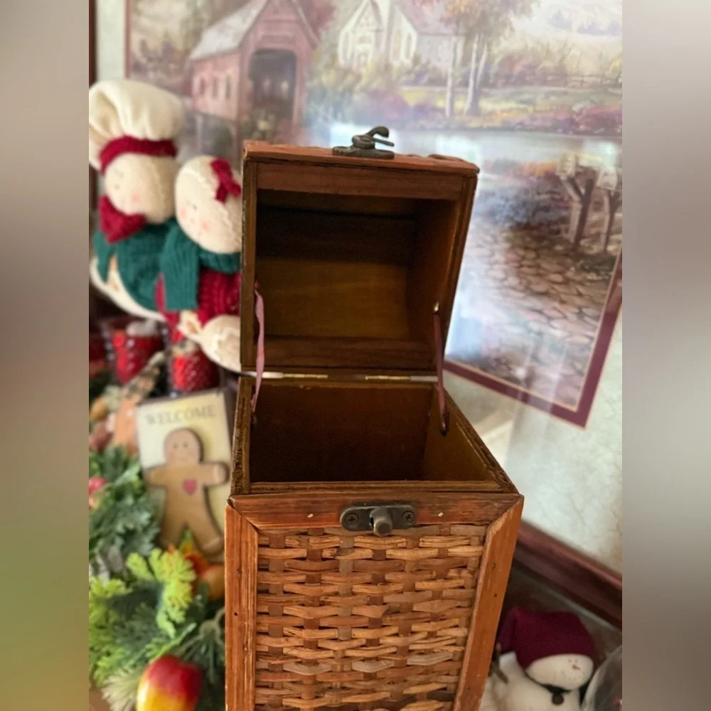 Vintage 1985 Woven Rattan Wooden Wine Box with Brass Handle and Clasp